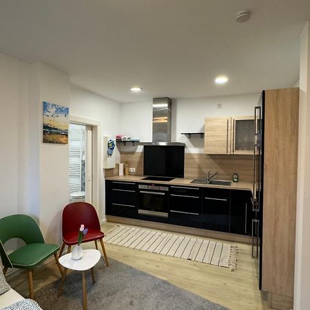 Near Holstentor Modern Apartment Near The Center With Wifi Любек Екстериор снимка