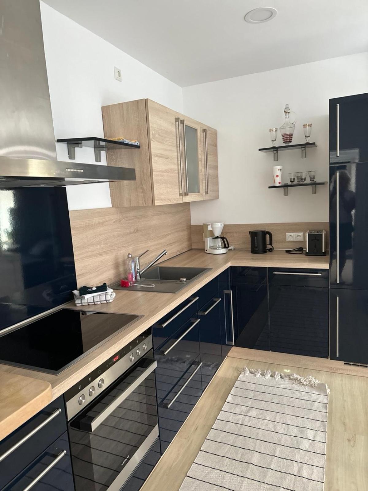Near Holstentor Modern Apartment Near The Center With Wifi Любек Екстериор снимка