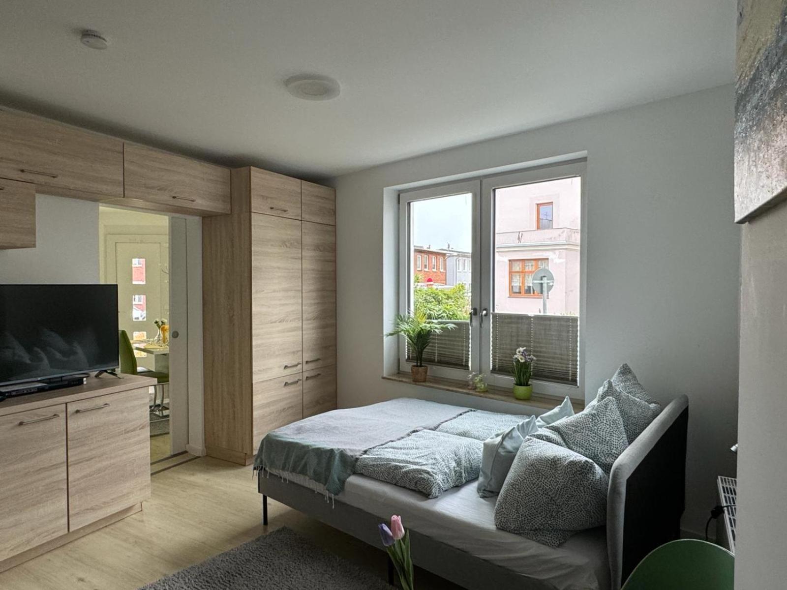 Near Holstentor Modern Apartment Near The Center With Wifi Любек Екстериор снимка